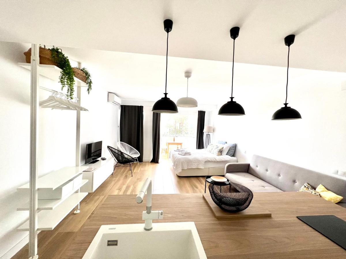 Holiday Studio By Meatina ตอร์เรโมลิโนส ภายนอก รูปภาพ