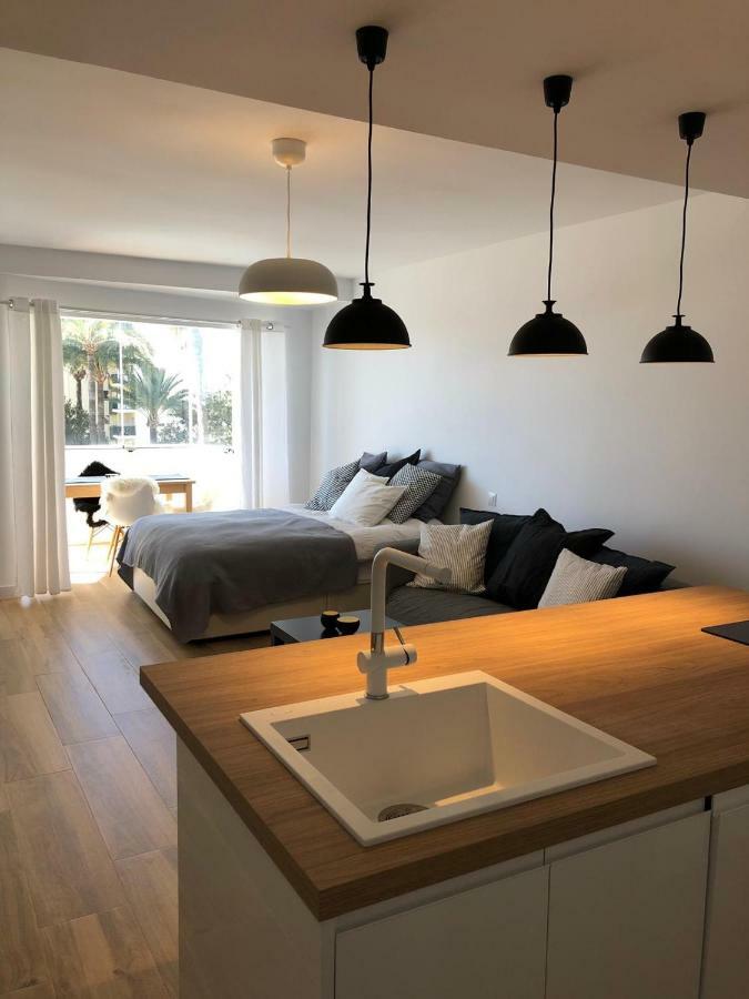 Holiday Studio By Meatina ตอร์เรโมลิโนส ภายนอก รูปภาพ